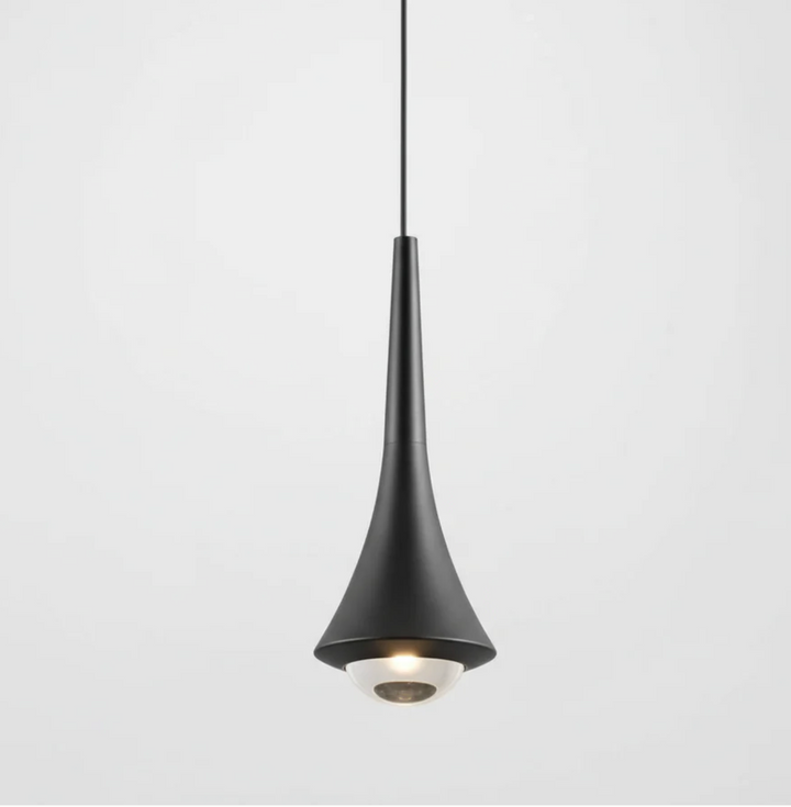 Lampa wisząca z metalowym kloszem i szklanym kloszem