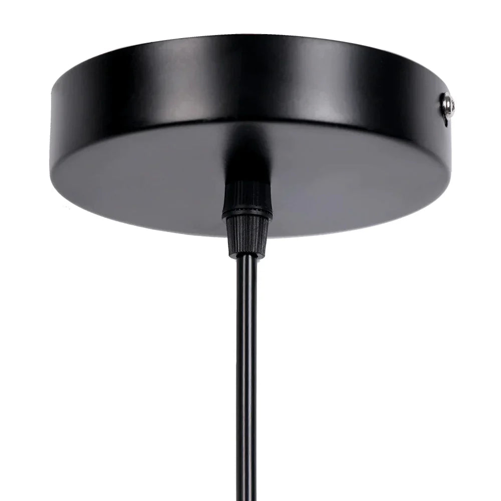 Lampa wisząca z metalowym kloszem stożkowym
