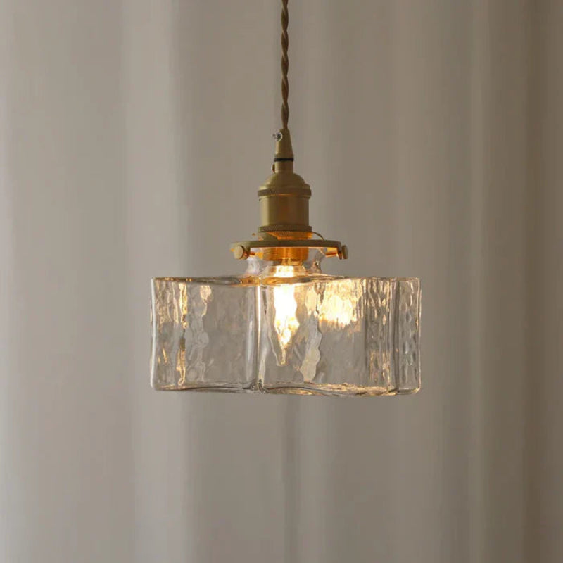 Lampa wisząca z prostokątnym szklanym kloszem