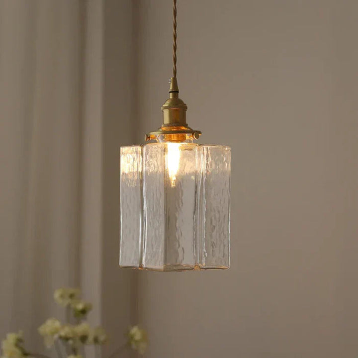 Lampa wisząca z prostokątnym szklanym kloszem