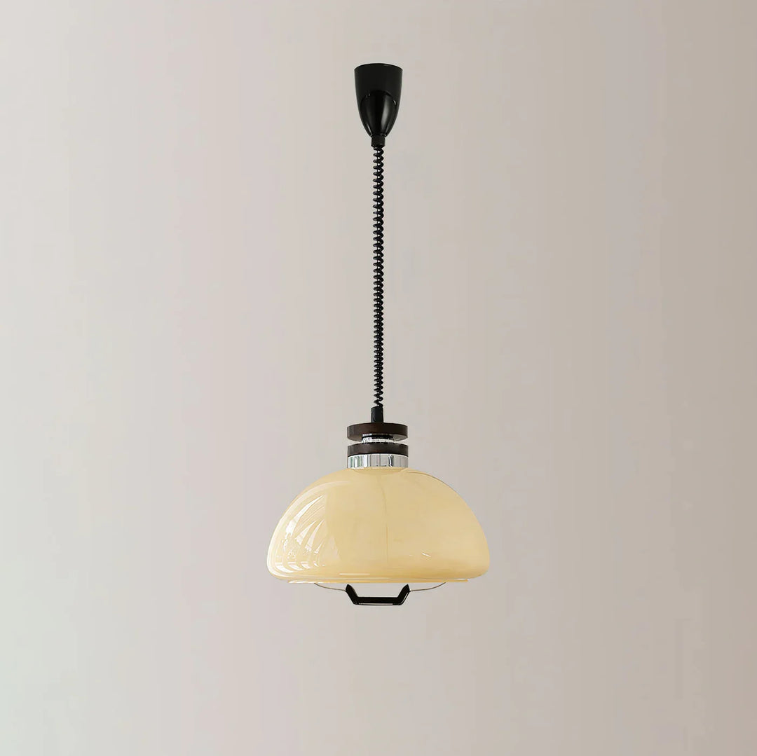 Lampa wisząca z regulacją wysokości i kloszem ze szkła w kształcie kopuły