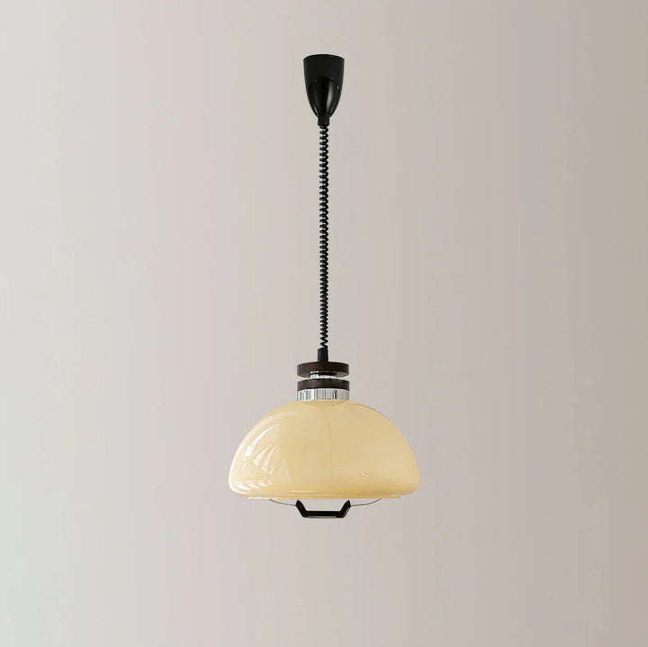 Lampa wisząca z regulacją wysokości i kloszem ze szkła w kształcie kopuły