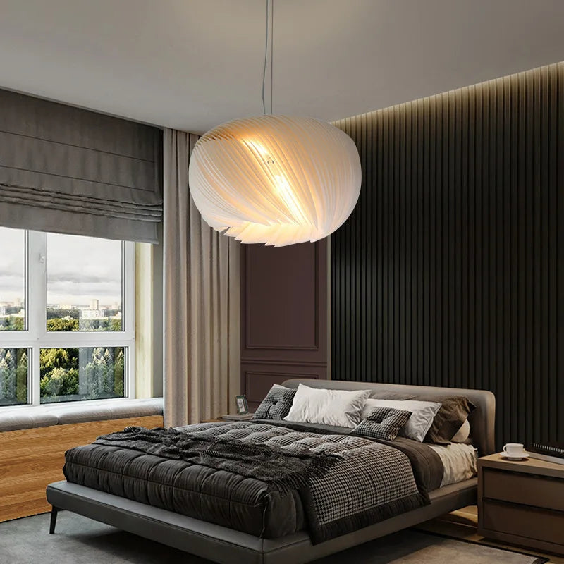 Lampa wisząca z wielowarstwowym kloszem akrylowym w kształcie elipsy