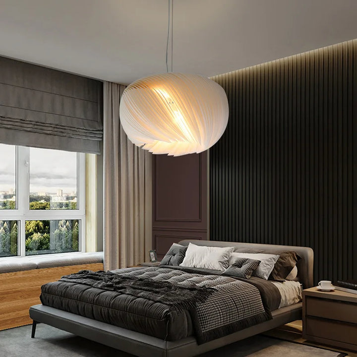 Lampa wisząca z wielowarstwowym kloszem akrylowym w kształcie elipsy