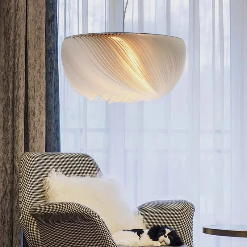 Lampa wisząca z wielowarstwowym kloszem akrylowym w kształcie elipsy
