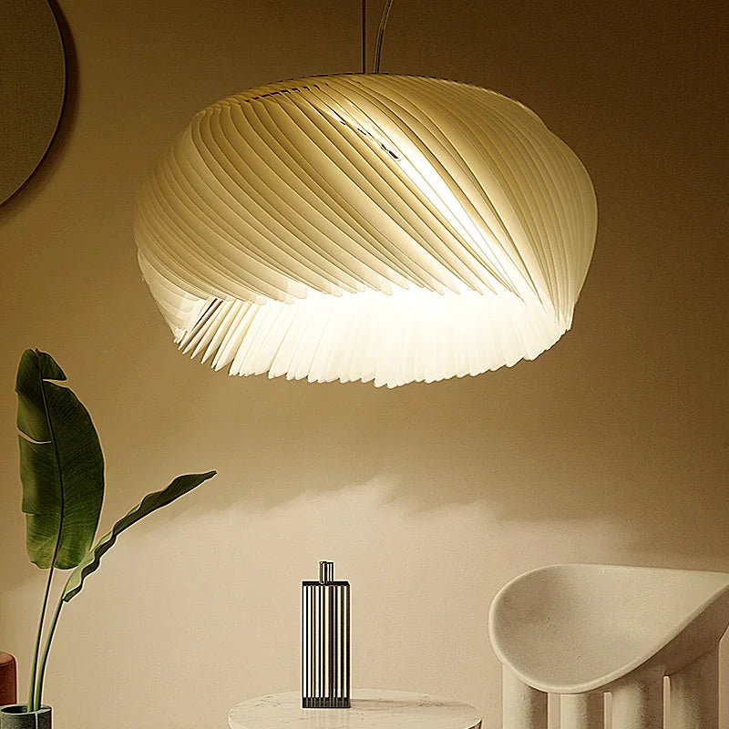 Lampa wisząca z wielowarstwowym kloszem akrylowym w kształcie elipsy