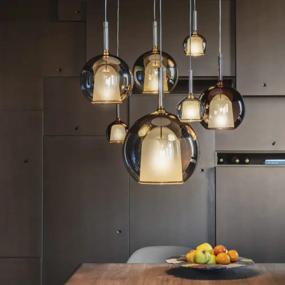 Lampa wisząca ze szklaną kulą podwójny klosz z mlecznym wewnętrznym dzwonem