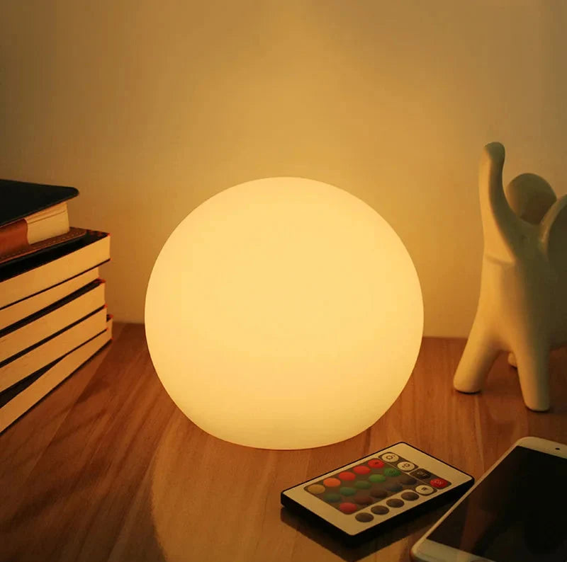 Lampka stołowa kula LED bezprzewodowa RGB z pilotem na taras