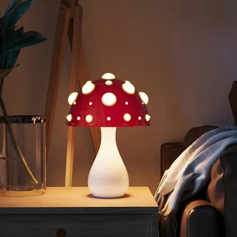 Lampka nocna LED z figurką grzyba z podświetlanymi kropkami