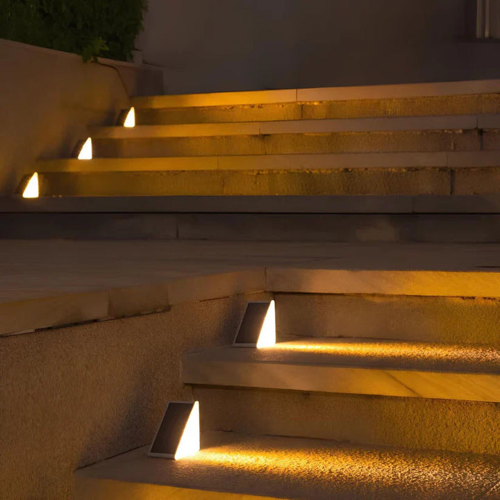 Lampy schodowe LED zasilane energią słoneczną