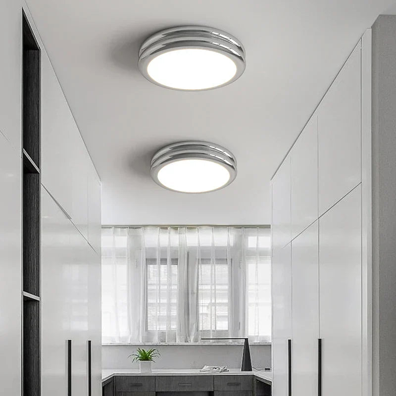 Lampa sufitowa LED z karbowaną obręczą do przedpokoju i kuchni