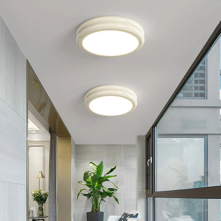 Lampa sufitowa LED z karbowaną obręczą do przedpokoju i kuchni