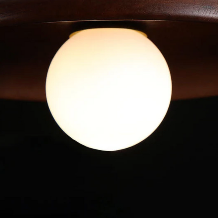 Okrągła lampa sufitowa z naturalnego drewna