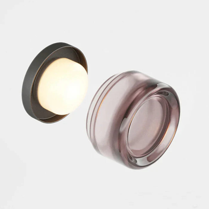 Okrągły kinkiet LED montowany na powierzchni z kolorowym szklanym kloszem