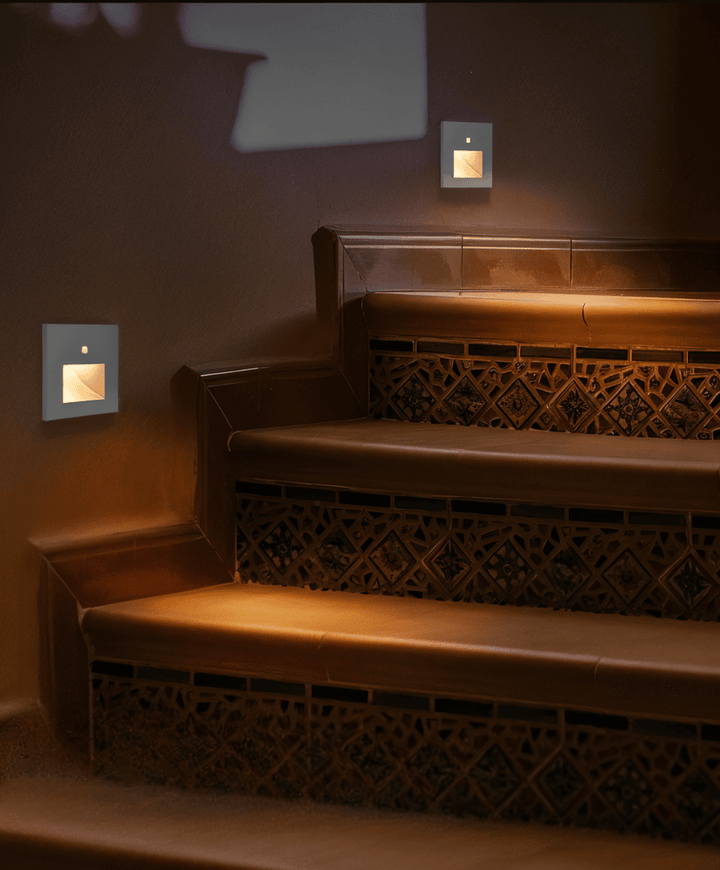 Lampa schodowa LED z czujnikiem ruchu wpuszczana w ścianę