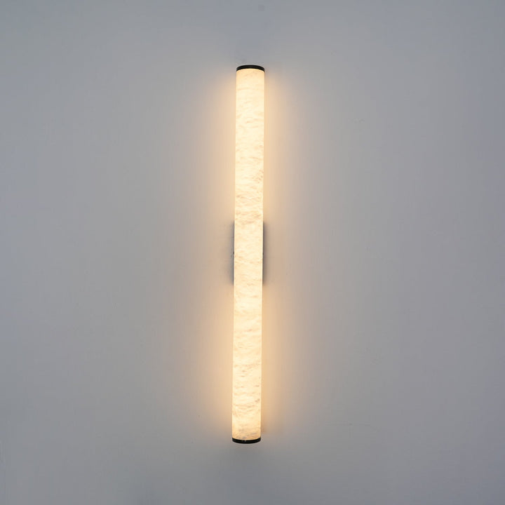Pionowa lampa ścienna LED z naturalnego kamienia