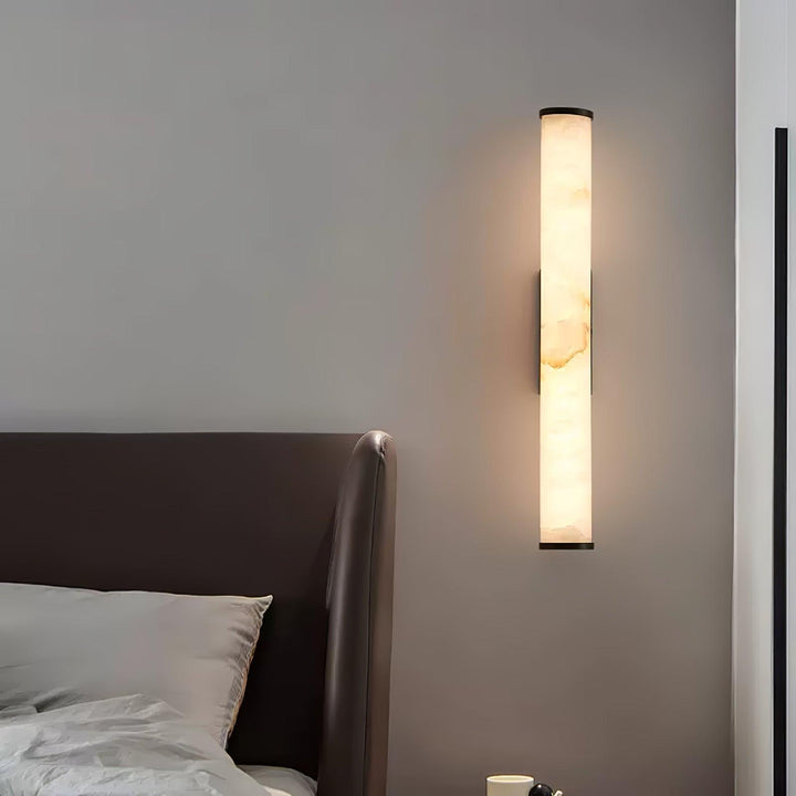 Pionowa lampa ścienna LED z naturalnego kamienia
