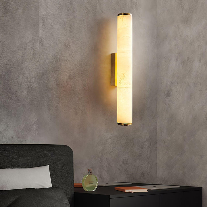 Pionowa lampa ścienna LED z naturalnego kamienia