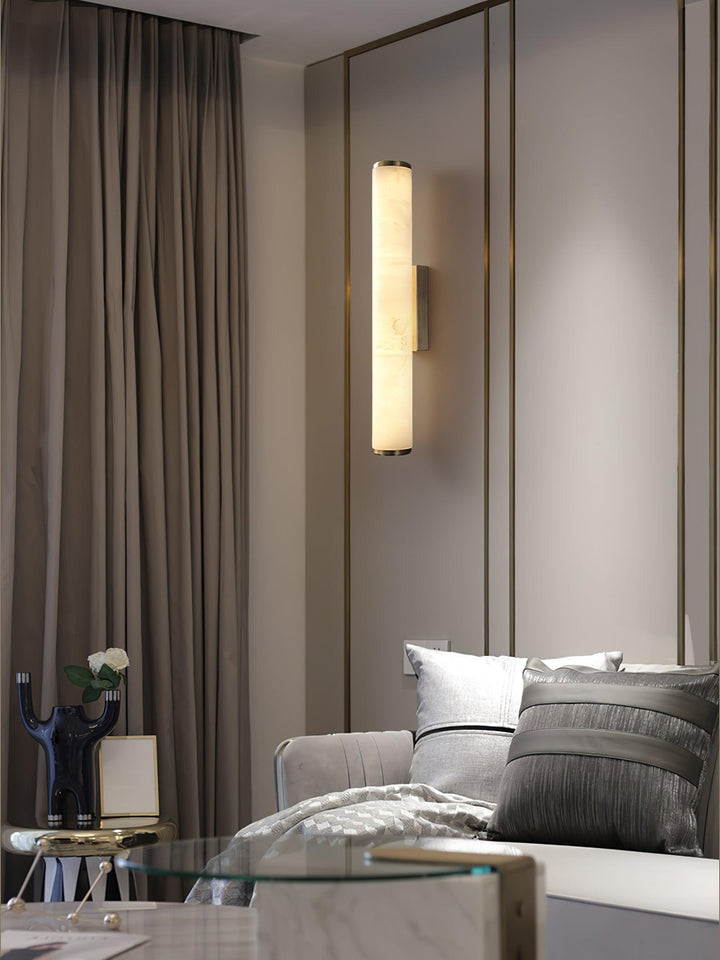 Pionowa lampa ścienna LED z naturalnego kamienia