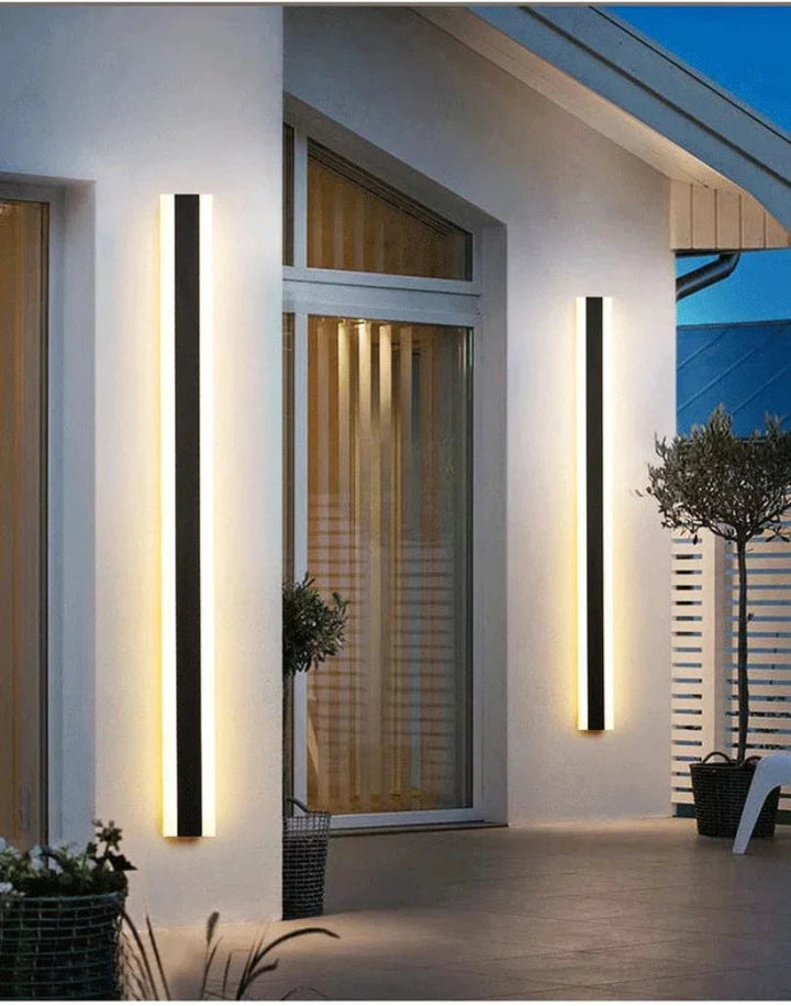 Pionowa lampa ścienna zewnętrzna LED z efektem betonu