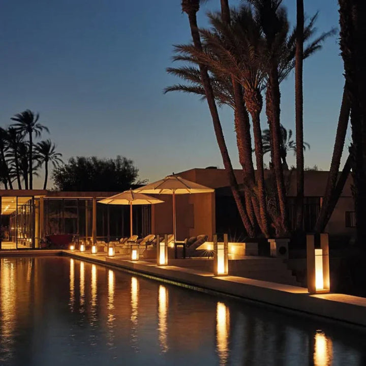 Prostokątna lampa zewnętrzna LED  W kształcie latarni solarnej