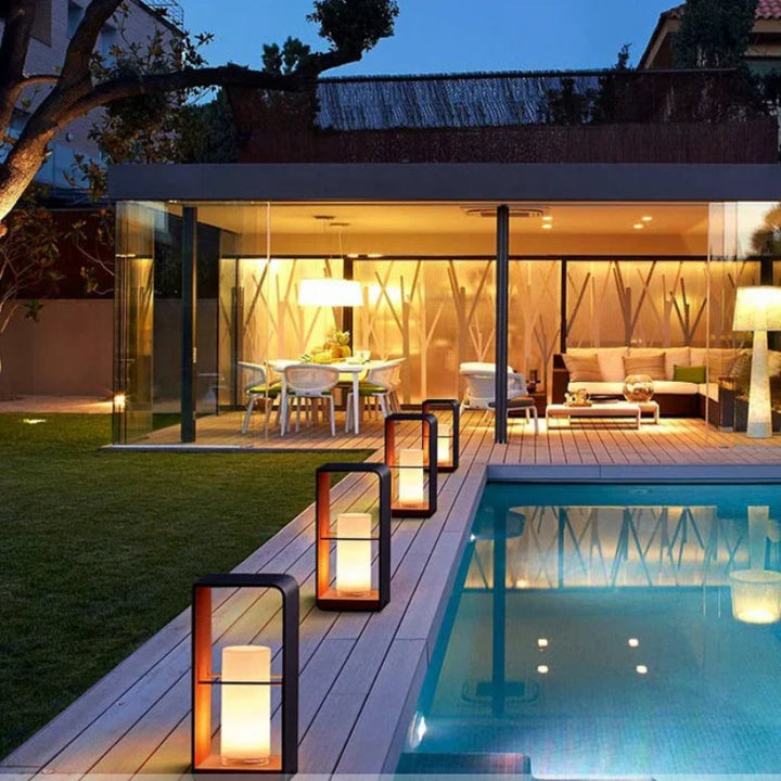 Prostokątna lampa zewnętrzna LED  W kształcie latarni solarnej