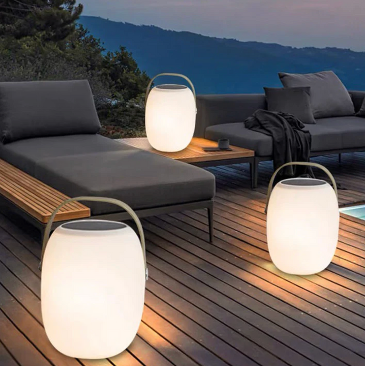Przenośna lampa LED zasilana bateryjnie z uchwytem