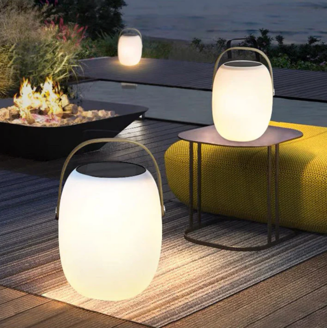 Przenośna lampa LED zasilana bateryjnie z uchwytem