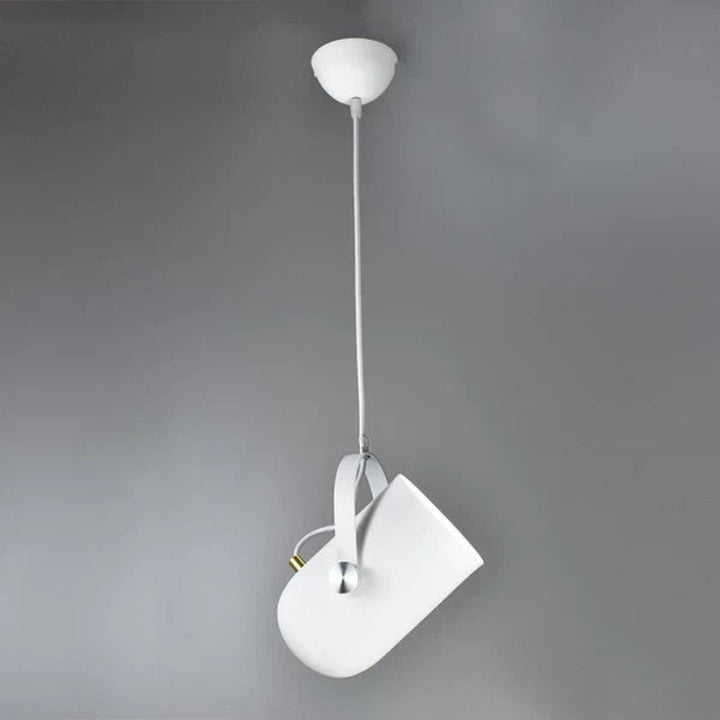Regulowana lampa wisząca z metalowym kloszem i uchwytem