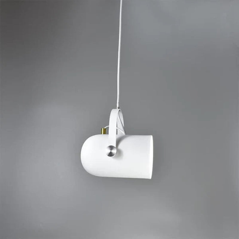 Regulowana lampa wisząca z metalowym kloszem i uchwytem