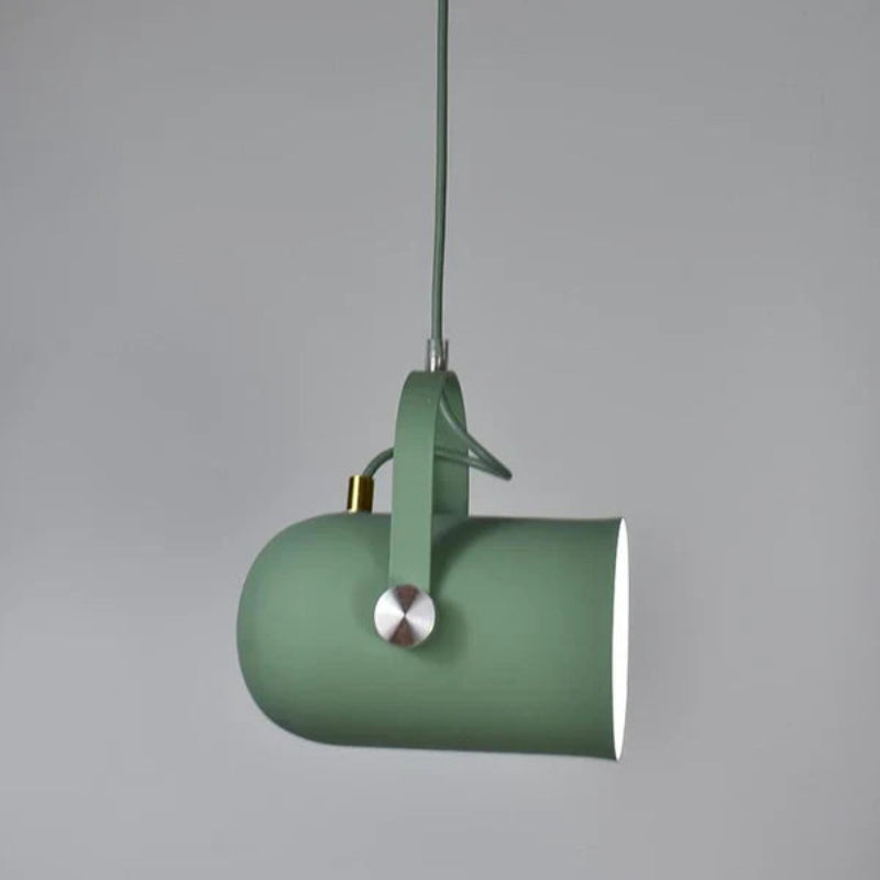 Regulowana lampa wisząca z metalowym kloszem i uchwytem
