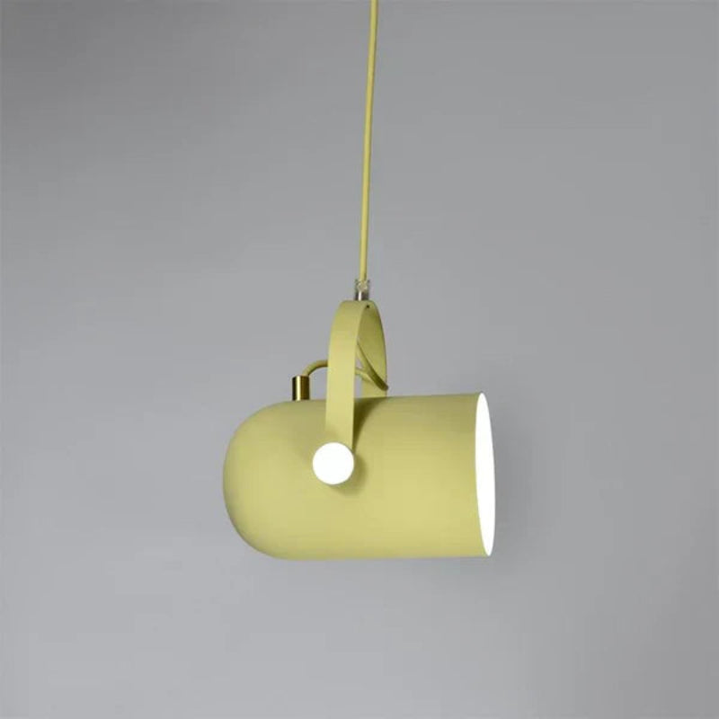 Regulowana lampa wisząca z metalowym kloszem i uchwytem