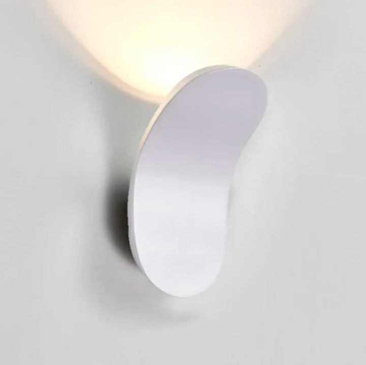 Lampa ścienna LED o organicznym kształcie