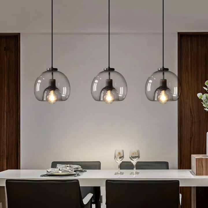 Lampa wisząca z podwójnym szklanym kloszem i żarówką Edisona