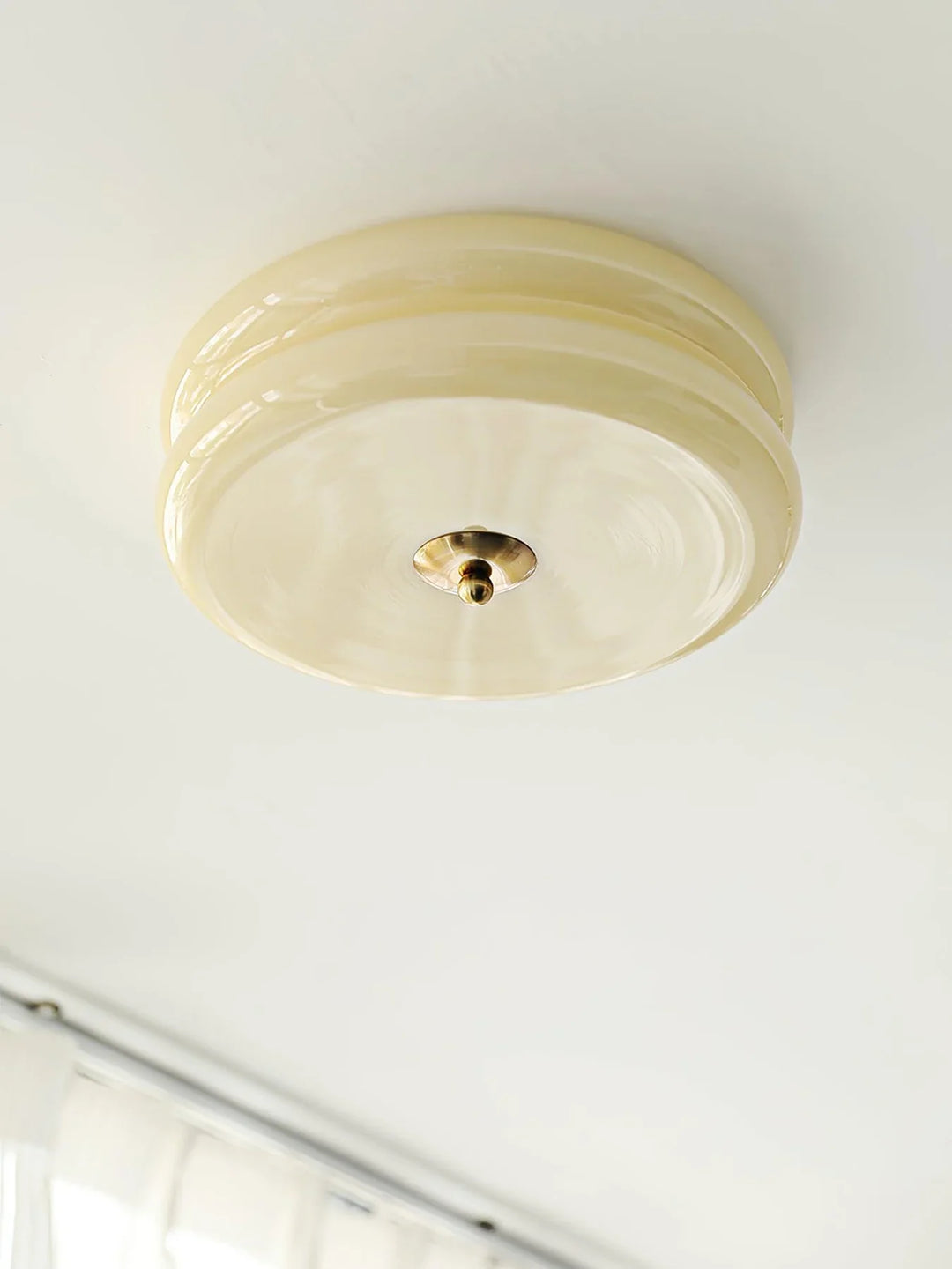 Sufit LED z podwójnym poziomym szklanym tyłem w kształcie sz