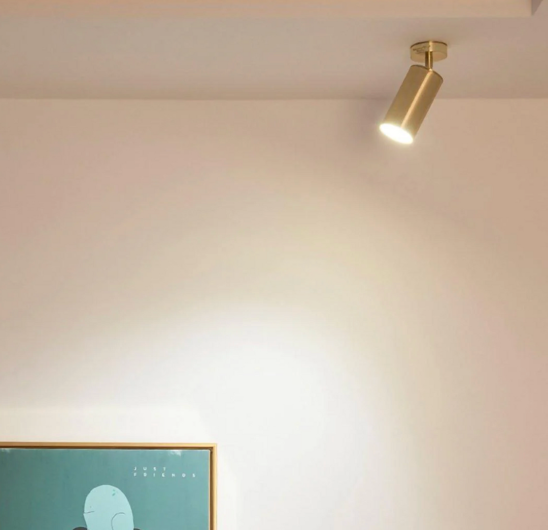 Taśma świetlna sufitowa z regulowanymi reflektorkami
