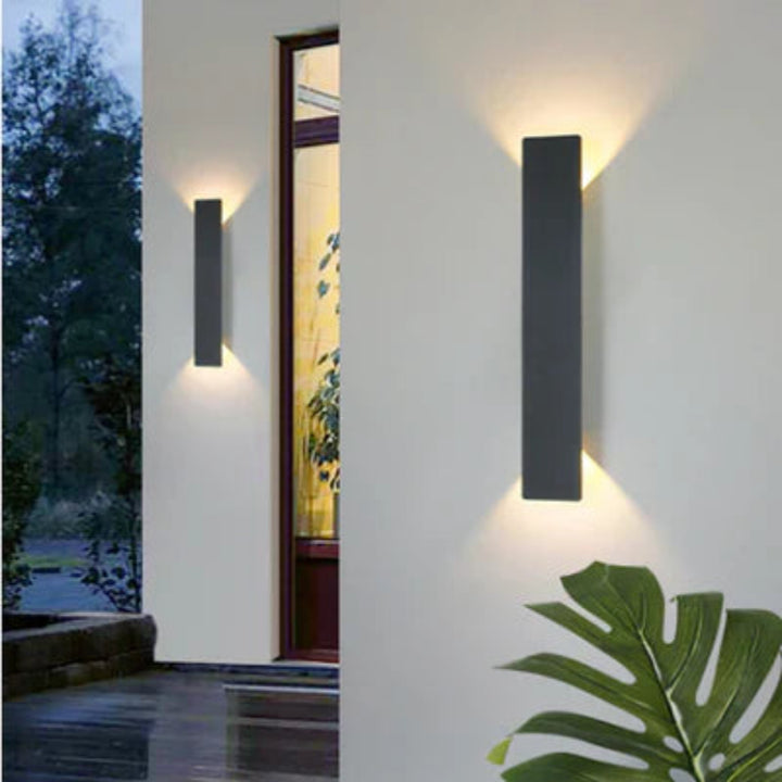Zewnętrzna lampa ścienna LED z dwustronnym oświetleniem w górę i w d