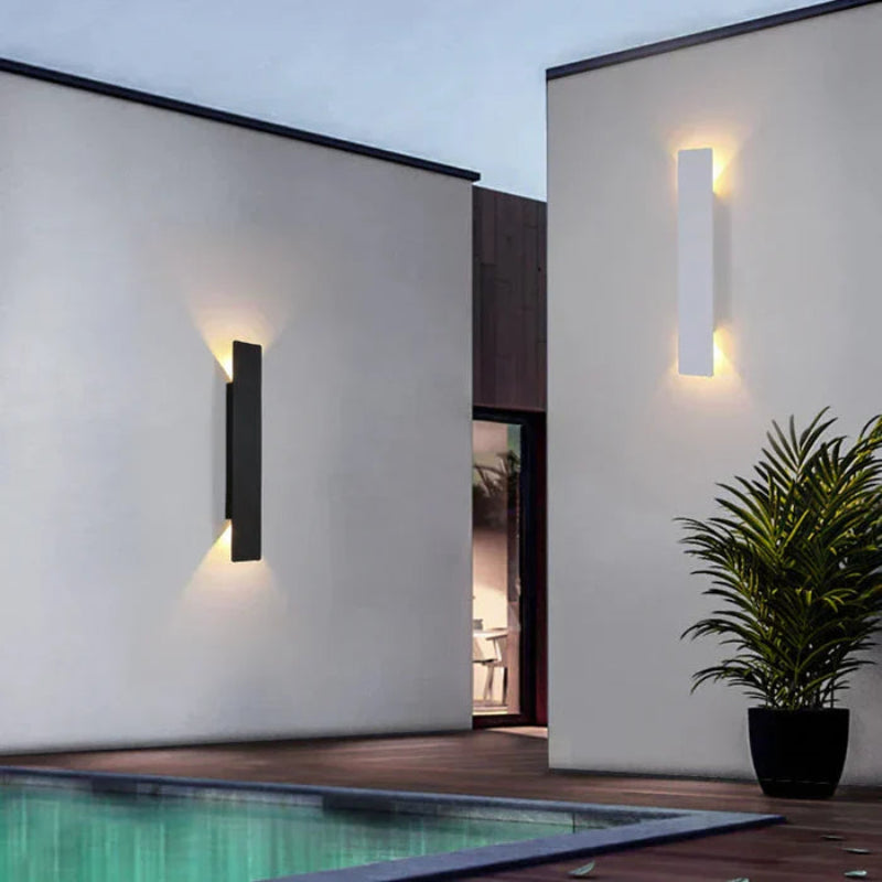 Zewnętrzna lampa ścienna LED z dwustronnym oświetleniem w górę i w d