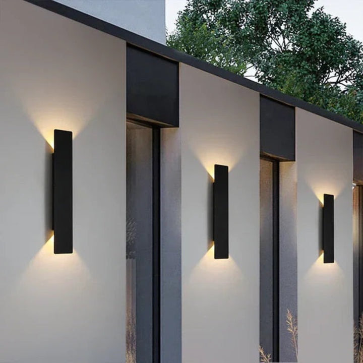 Zewnętrzna lampa ścienna LED z dwustronnym oświetleniem w górę i w d