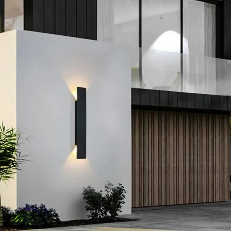 Zewnętrzna lampa ścienna LED z dwustronnym oświetleniem w górę i w d