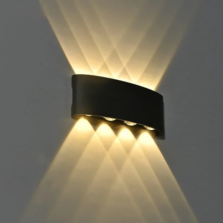 Zewnętrzna lampa ścienna LED z efektem oświetlenia wielopunktowego