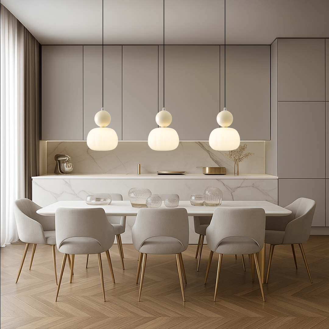 Lampa wisząca art deco z kloszem akrylowym nad stół do jadalni i salonu