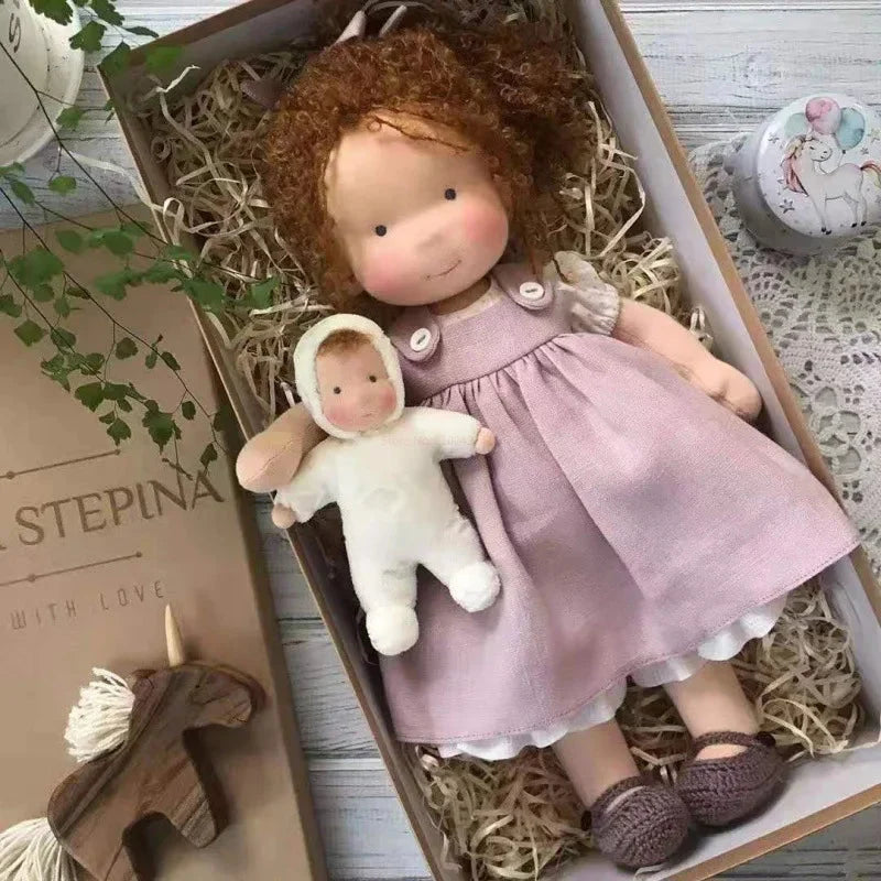 Lalka bawełniana w stylu waldorfskim dla dziecka