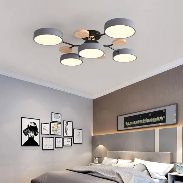 Lampa sufitowa LED do salonu i sypialni – gałęziowa, drewno i metal, styl skandynawski