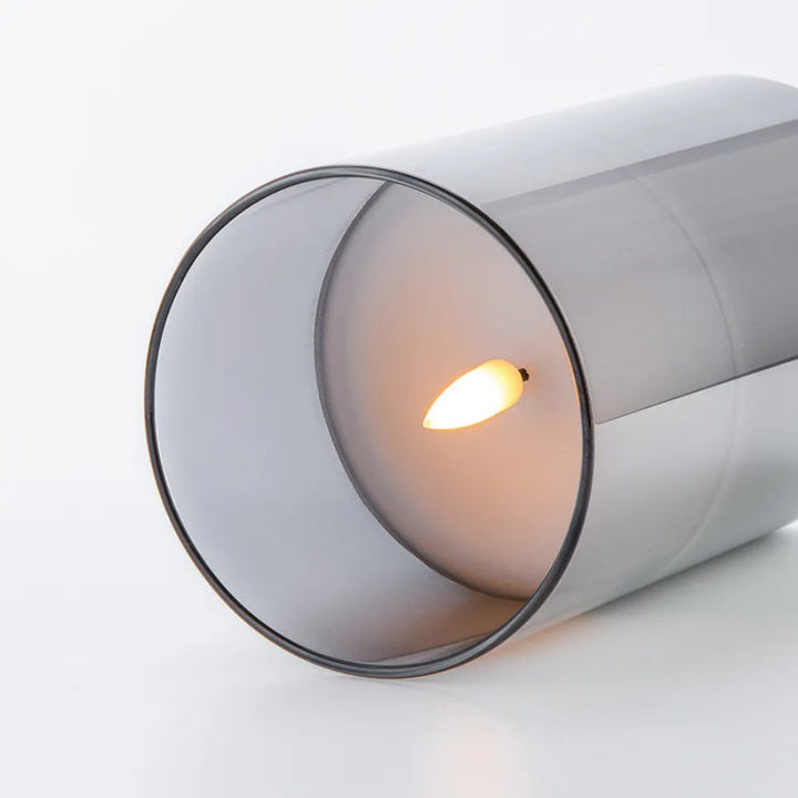 Świece LED w szklanym cylindrze z realistycznym płomieniem